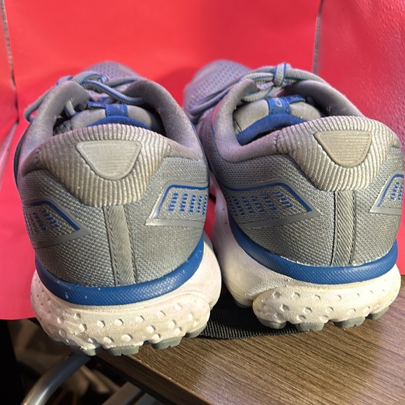 Brooks Men Ghost 12 Running Sneakers size 105 in great condition - Picture 5 of 6
